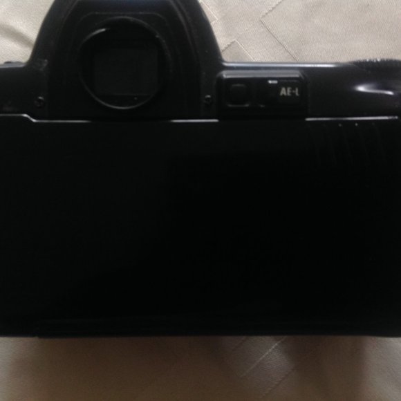 Nikon 8008s Film Camera - Picture 6 of 8